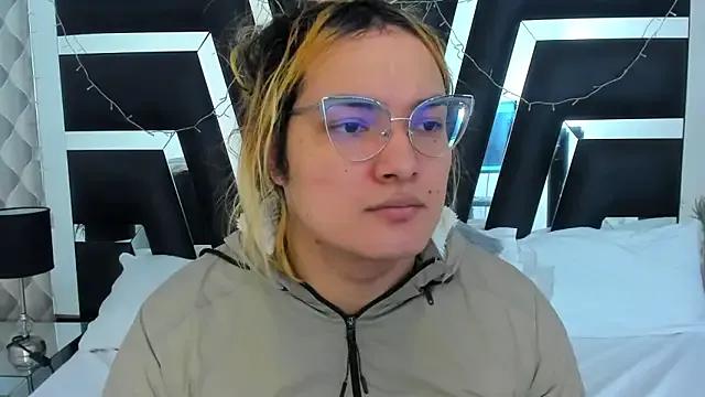 katya_kozlov on StripChat