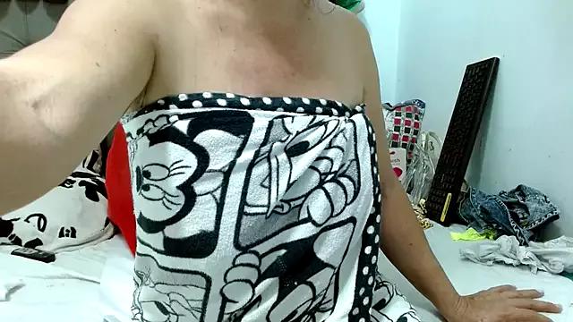 katysquirtdirty on StripChat 