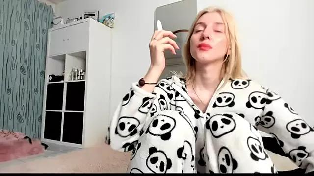 KenzieDawton on StripChat 