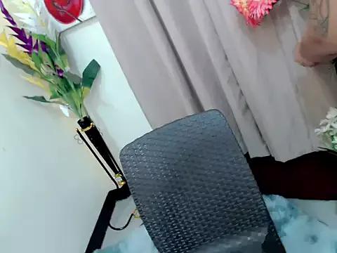 keylalush on StripChat 