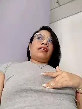 Freechat KEYRA-MILLER- on StripChat