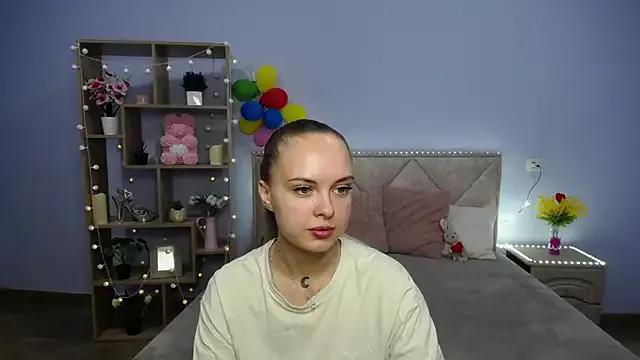 KhaleesiMoon on StripChat 