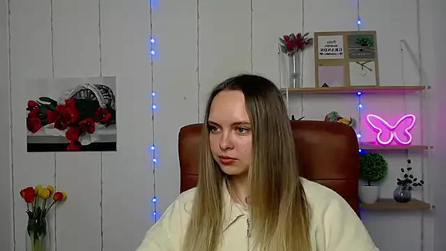 KhaleesiMoon on StripChat 