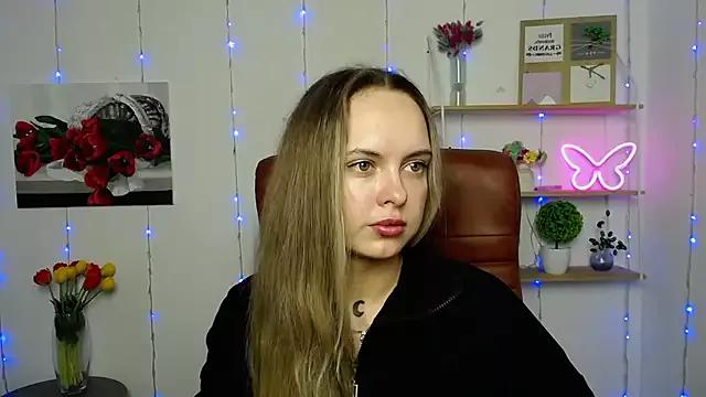 KhaleesiMoon on StripChat 
