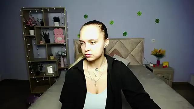 KhaleesiMoon on StripChat 