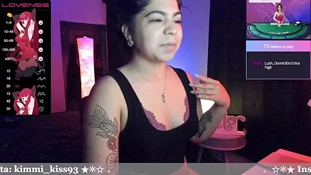 kimmiakiss22 on StripChat 