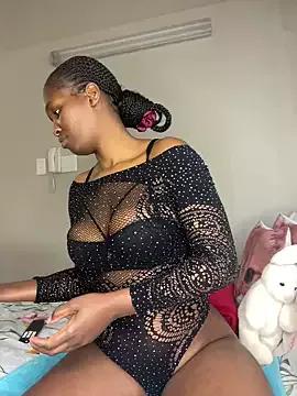 Kinkyy_ on StripChat