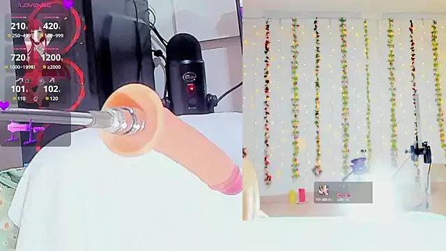 Kitty__Rose__ on StripChat 
