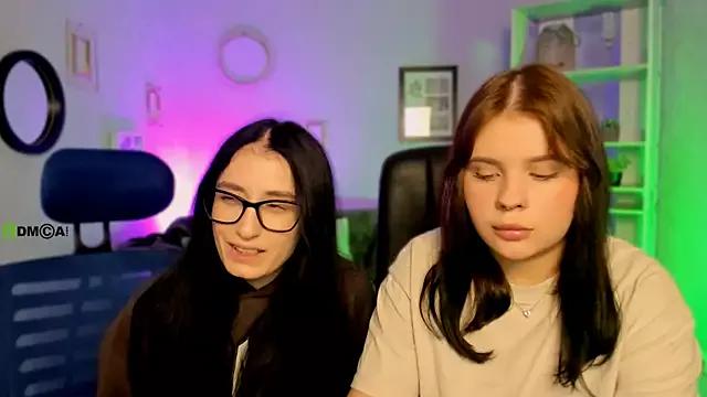 kitty_kris on StripChat 