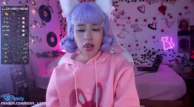 kitty_roxy on StripChat 