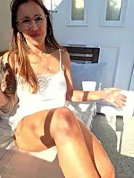 Klamsine on StripChat 