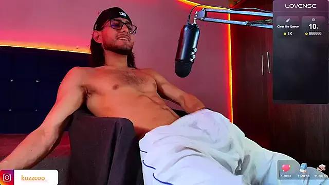 kuzzcoo on StripChat 