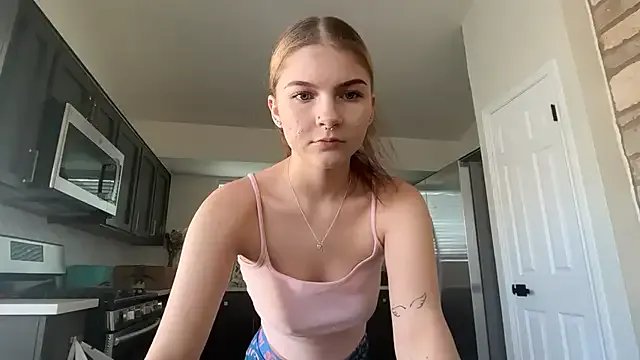 kykybaby4444 on StripChat 