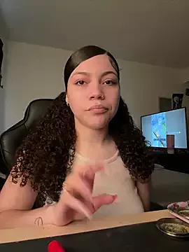 Freechat ladylavish on StripChat