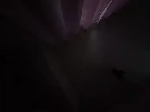 Offline lariic on StripChat