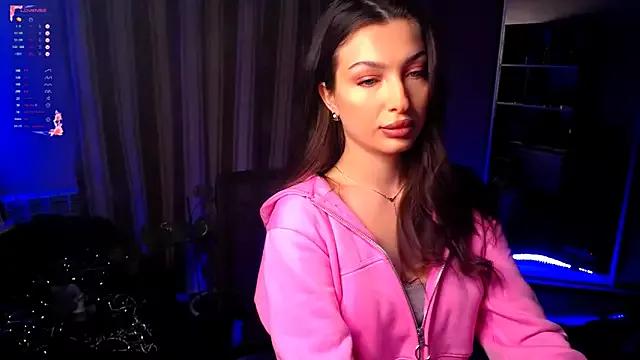 Laura_Bess on StripChat 
