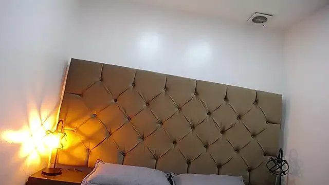 Offline laura_hotties on StripChat