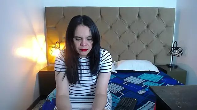 Offline laura_hotties on StripChat