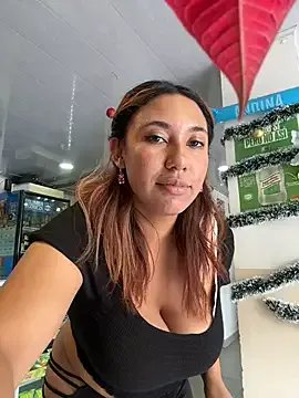 lauraltt on StripChat