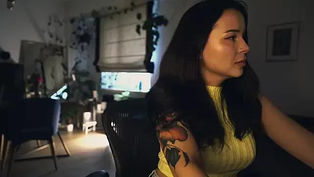 Leona_Mell on StripChat