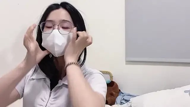 Offline LHeart on StripChat