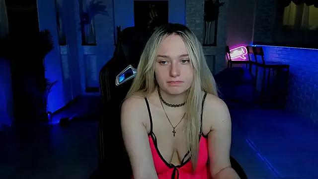 LisaElfy on StripChat 