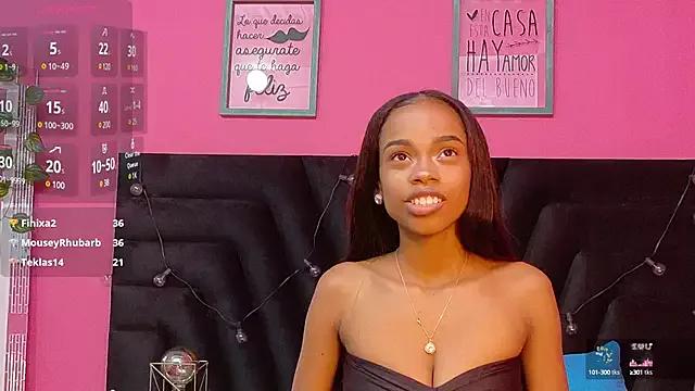 Freechat littleebonymommy on StripChat