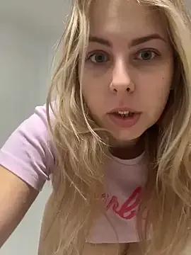 Freechat Livewithlucy on StripChat