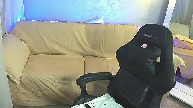 LiviaShy on StripChat 