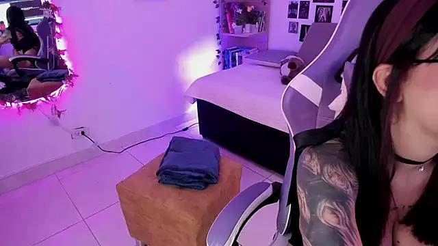 Liz_rogers_x on StripChat