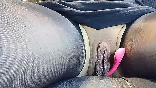 lizzy_kissy666 on StripChat