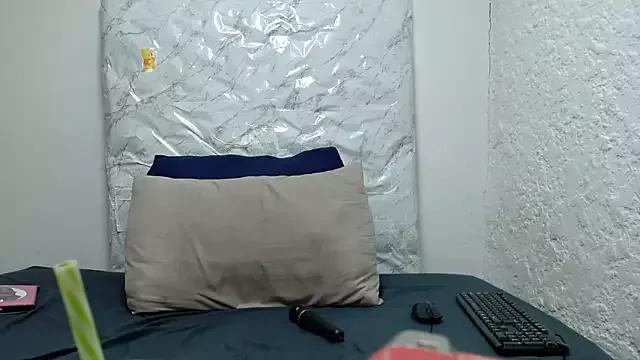 Freechat LolaTwerksXX on StripChat