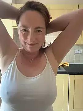 LouiseTswing on StripChat