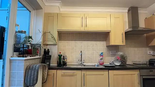 LouiseTswing on StripChat