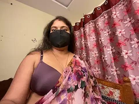 LouleyRanii on StripChat 