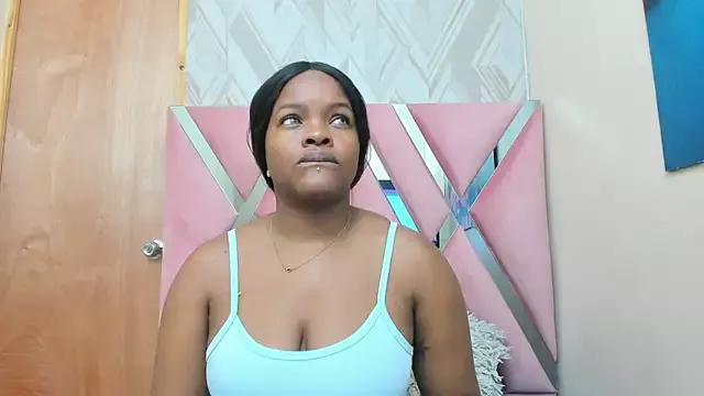 luna_lyon on StripChat 