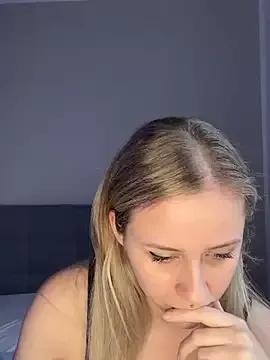 Freechat lunawolf21 on StripChat