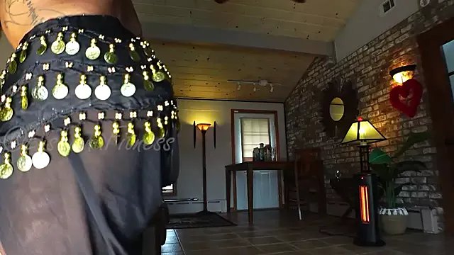 Freechat LushianaFitness on StripChat