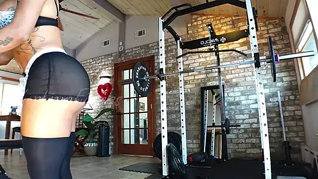 Freechat LushianaFitness on StripChat