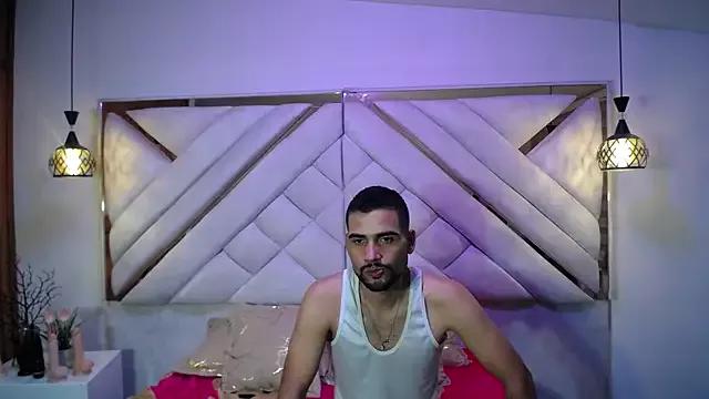 Private luxurycoupl on StripChat