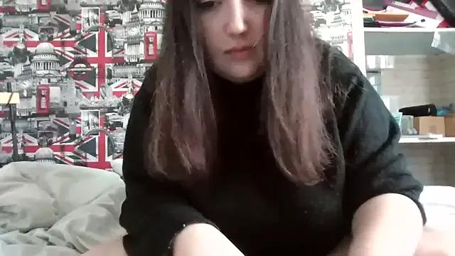 Lynylou on StripChat