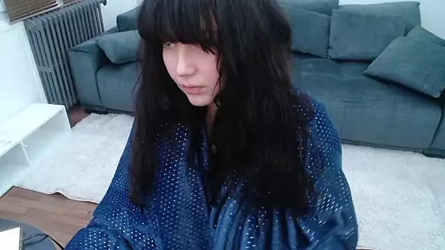 Lynylou on StripChat