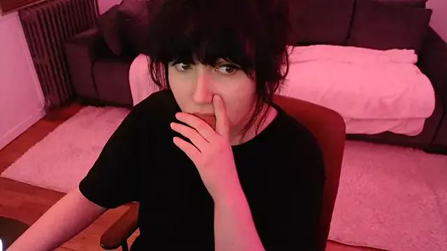 Lynylou on StripChat