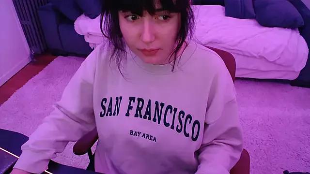 Lynylou on StripChat