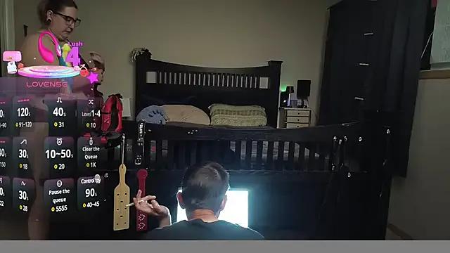 Freechat MacabreCouple on StripChat