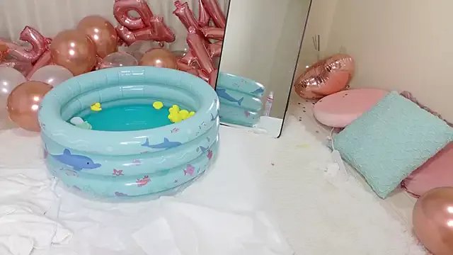 Group mami-pokoch on StripChat