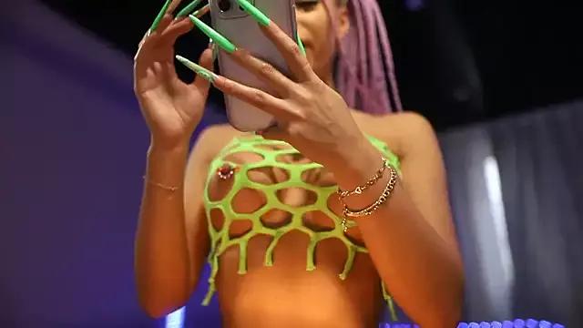 Freechat mandypeas on StripChat