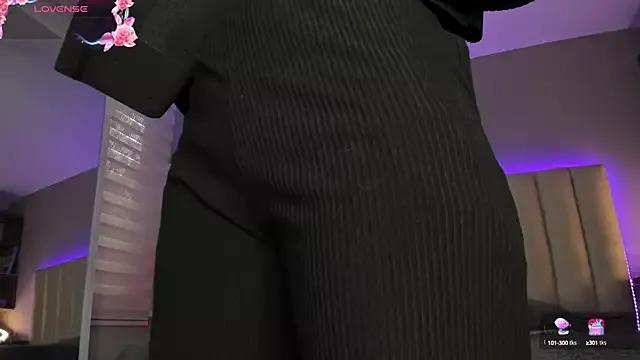 Megan_mooree_ on StripChat