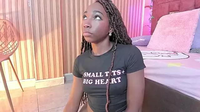 melody_paris on StripChat