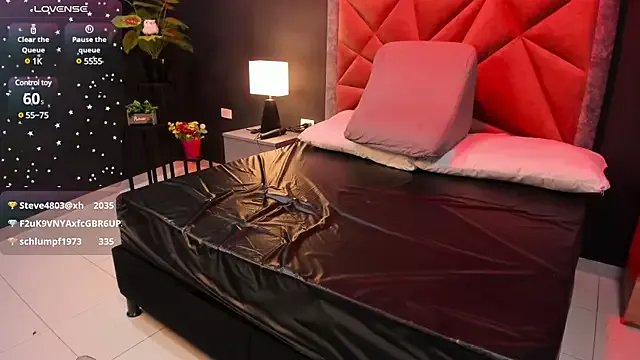 Offline mia_milff on StripChat